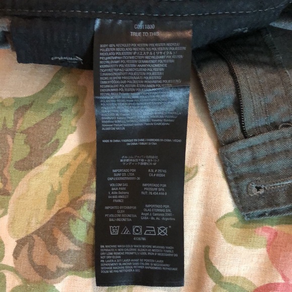 VOLCOM Size 30 Skate Surf Shorts Pockets Bermuda Length Deep Gray $48 NEW - Picture 8 of 13